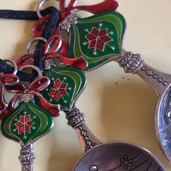 Vintage Christmas Measuring spoons baking cooking Holiday Decor great condition - Picture 3 of 9